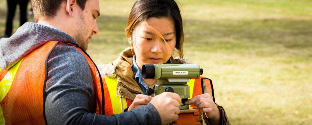 土木e8体育直播专业学生