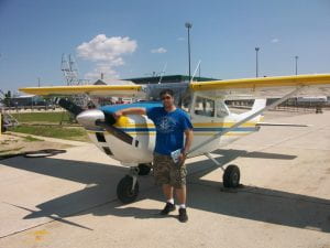 蒂姆·圣地亚哥与飞机