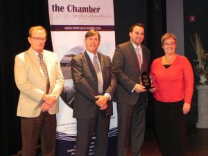 克里斯蒂娜·特兰迪菲尔接受奖项