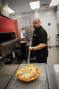 克里斯·斯托纳姆，叛逆披萨