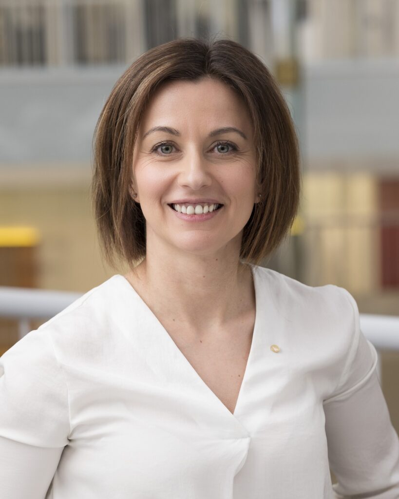 博士。克里斯汀·金德拉查克 (Kristen Kindrachuk) 个人资料图片