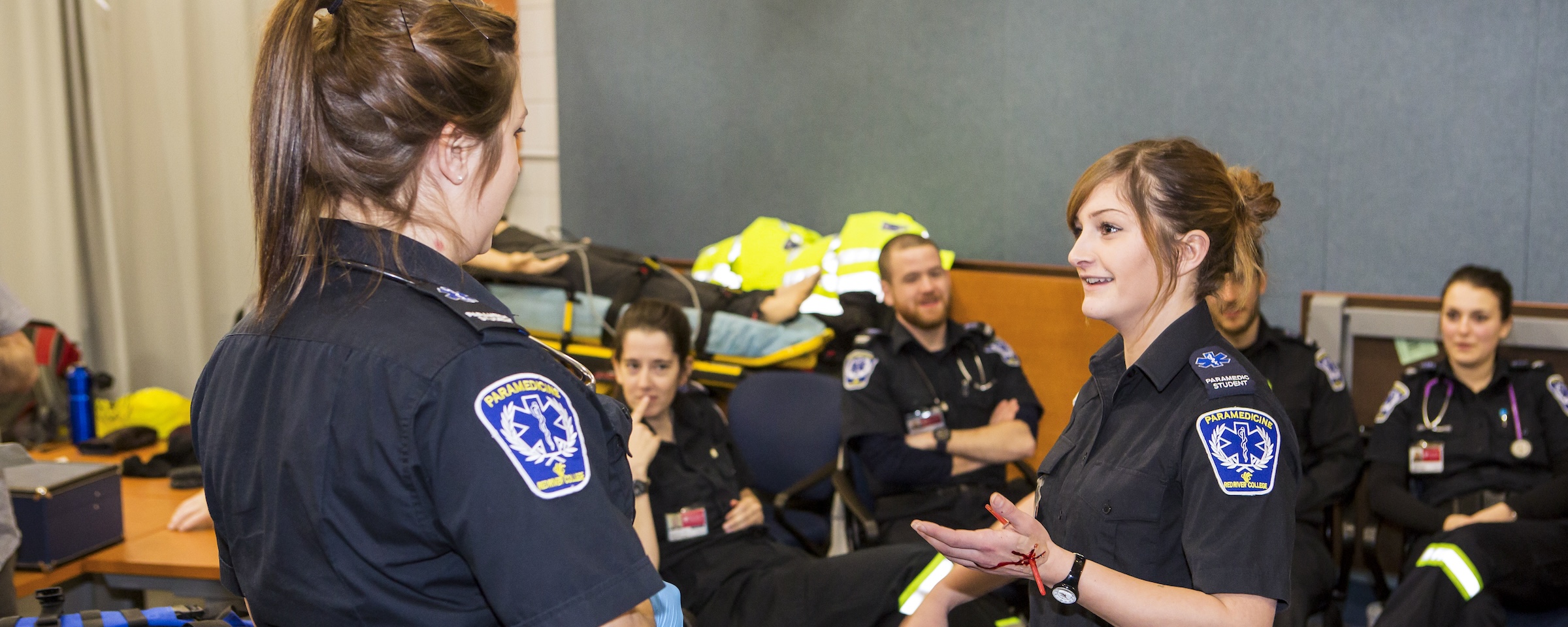 辅助医学学生在学习环境中互相交谈
