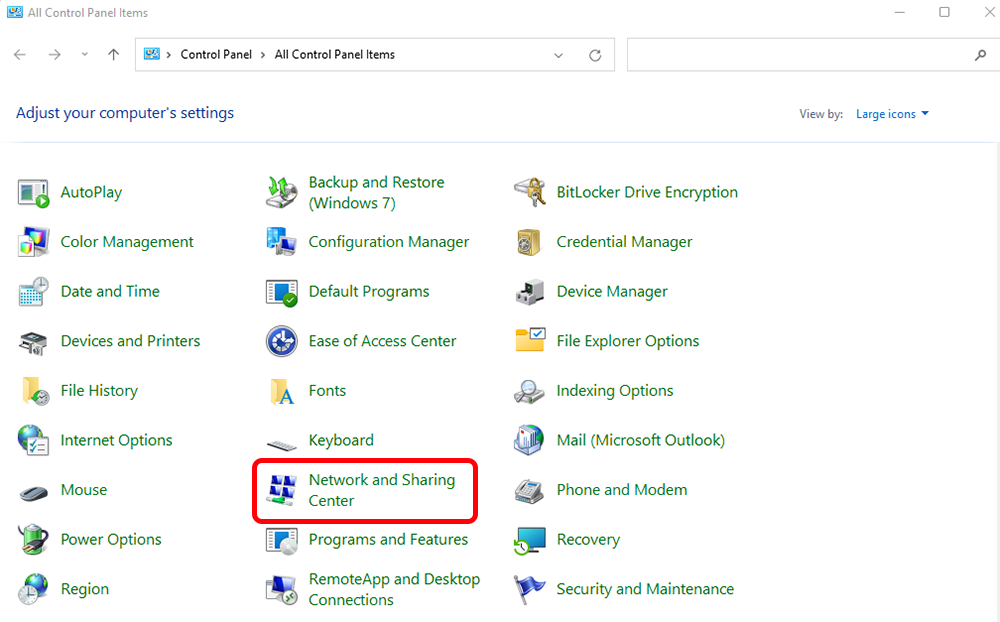点击网络和共享中心