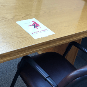 没有座位的标志