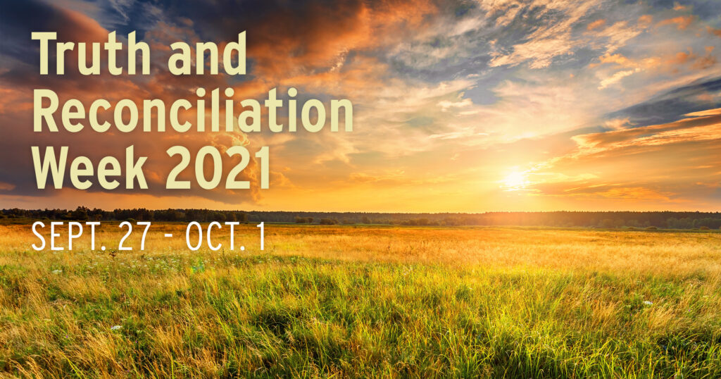 草地和日落。文字内容为：2021 年真相与和解周。9 月 27 日 - 10 月 1 日