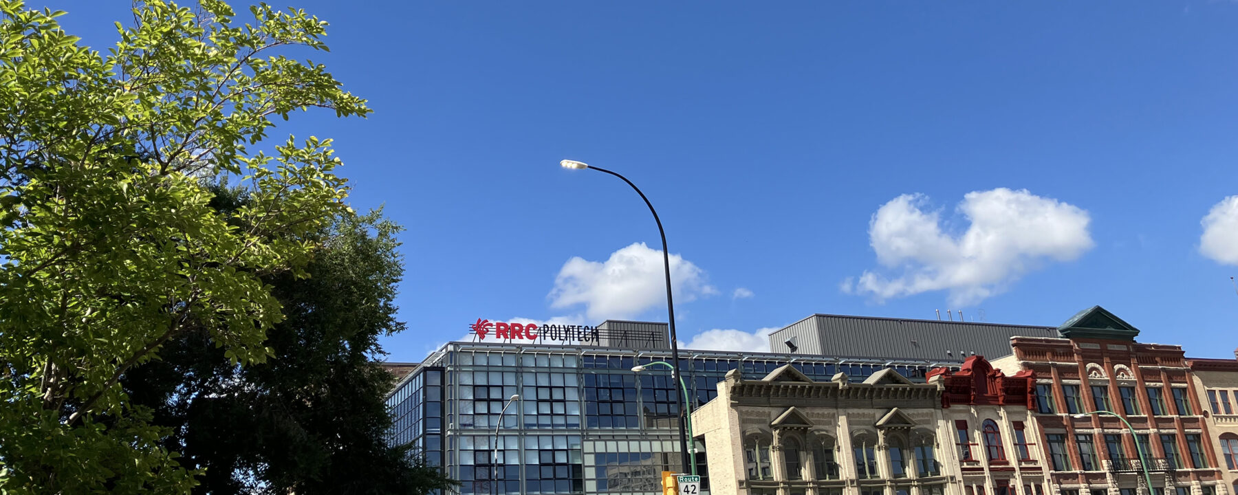 EDC Roblin 中心外观