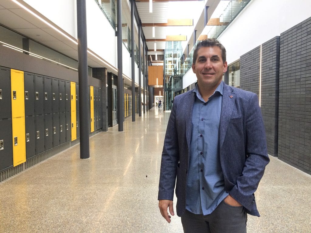 Derek Kochenash，技能行业和技术中心