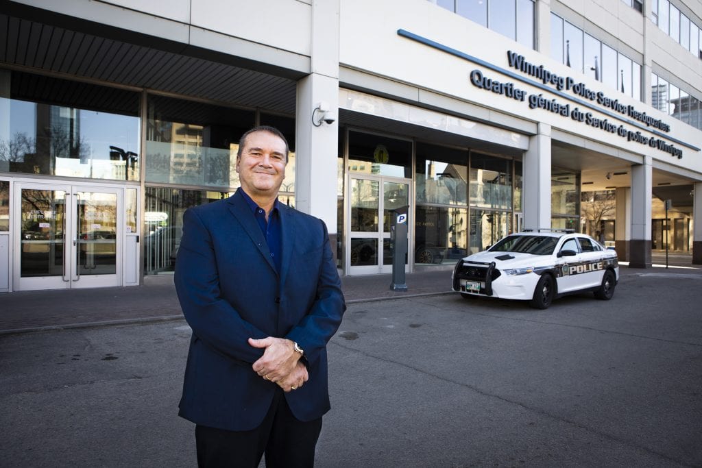 e8体育网讲师 Bob Chrismas，温尼伯e8体育app局总部外