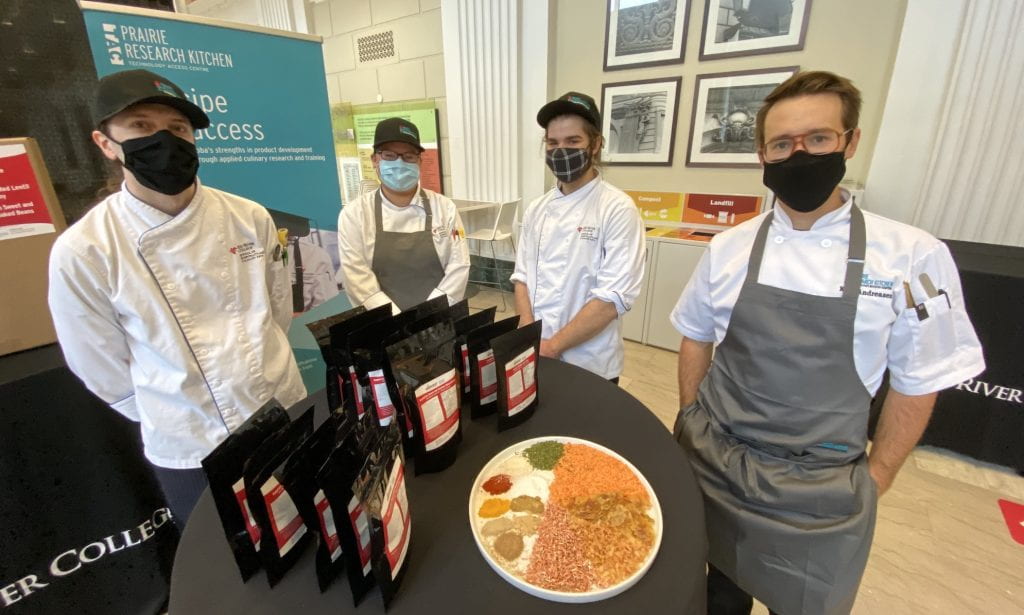 烹饪e8体育app人员与汤料