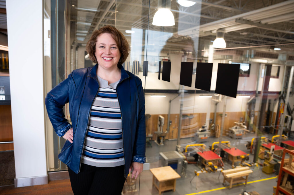 e8体育讲师 Ellowyn Nadeau