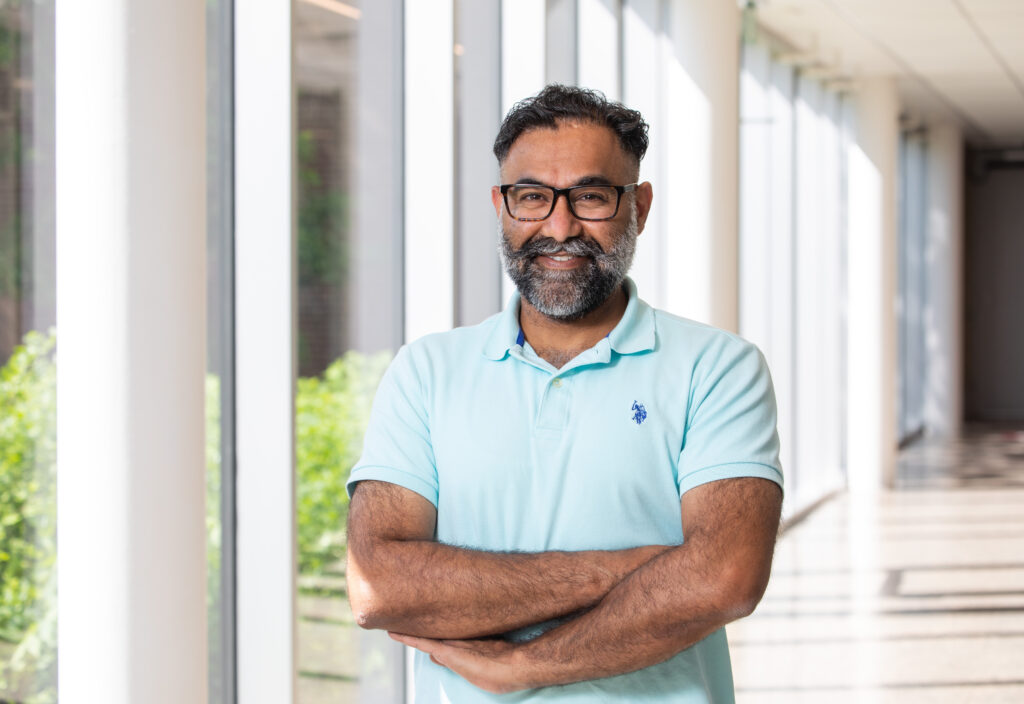 Bhupinder Gill 的肖像，电气工程技术毕业生