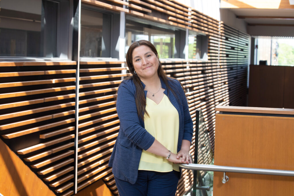 残疾和社区支持毕业生 Laura Bustamante，e8体育圣母院校区