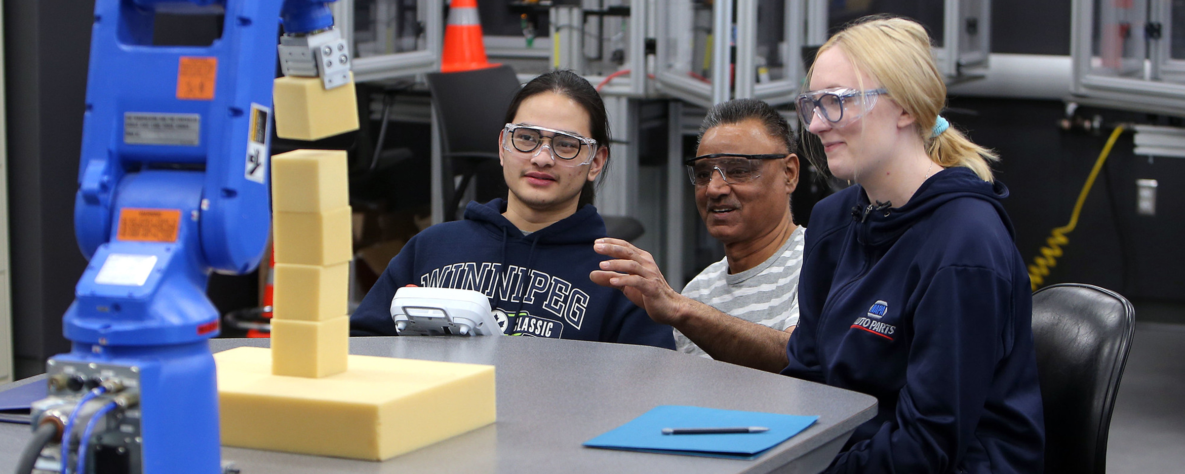 从事先进制造业的学生