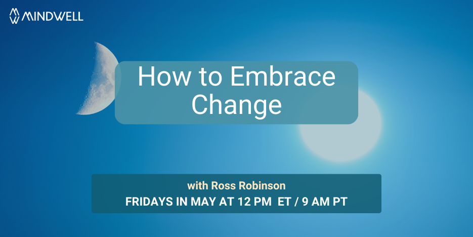 蓝天，新月和明亮的太阳。