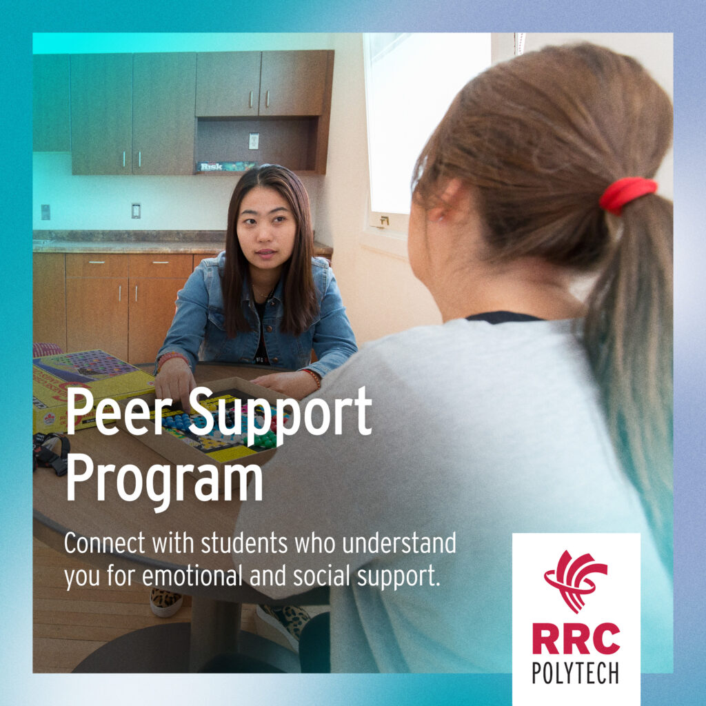 两个学生通过棋盘游戏互相交谈