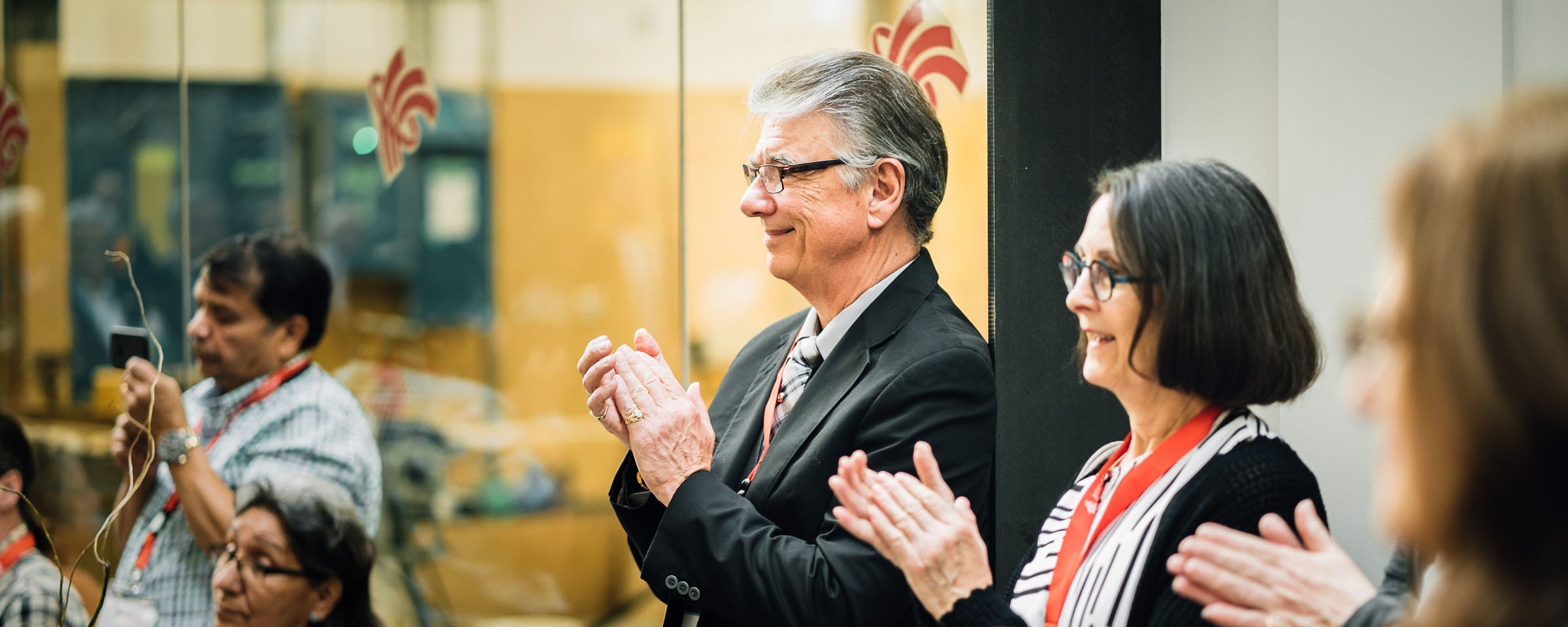 联系E8综合体育